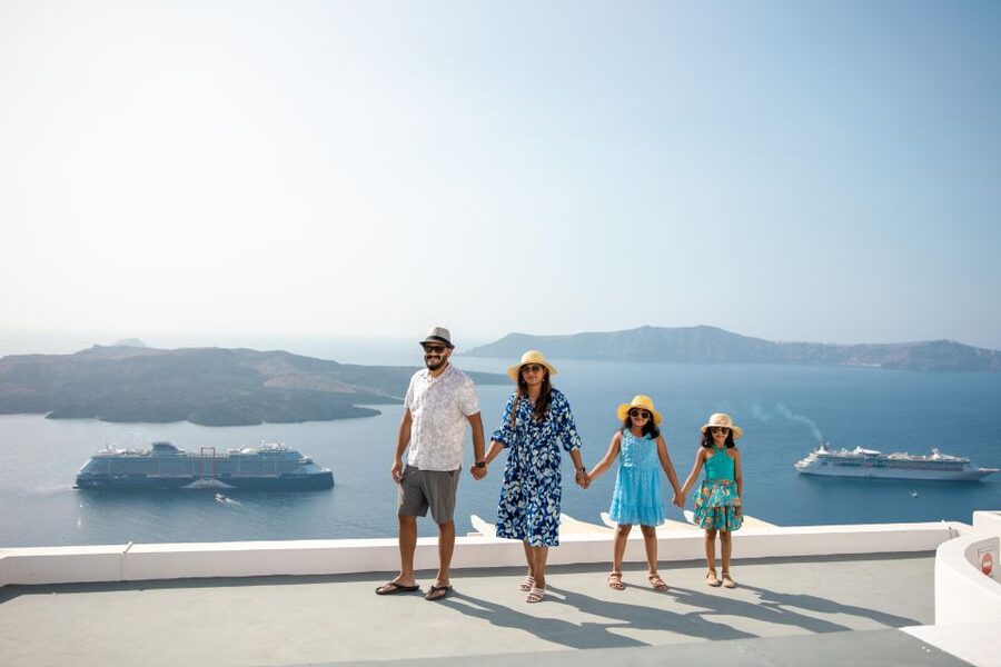 Santorini Family Photoshoot (Oia Village) - Walking Oia’s whitewashed lanes and cliff views