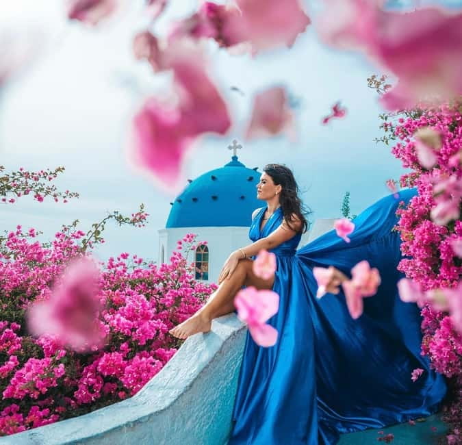 Santorini: Flying Dress Photoshoot with Edited Photos - The photo delivery and what you receive