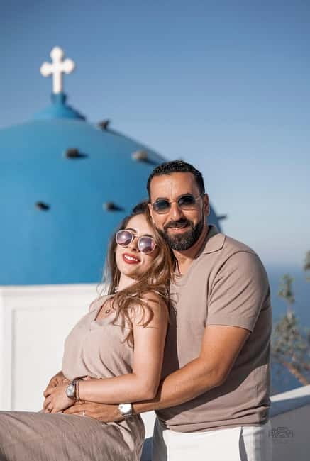 Santorini: Oia Private Couple Photoshoot with 35 Photos - What is not included