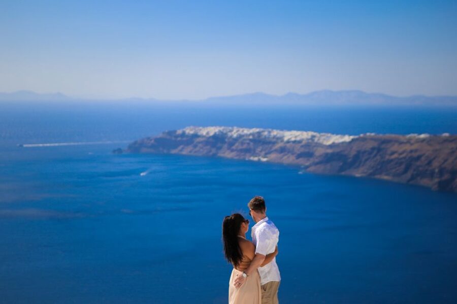 Santorini: Photo Shoot with a Private Vacation Photographer - The photographers make the difference