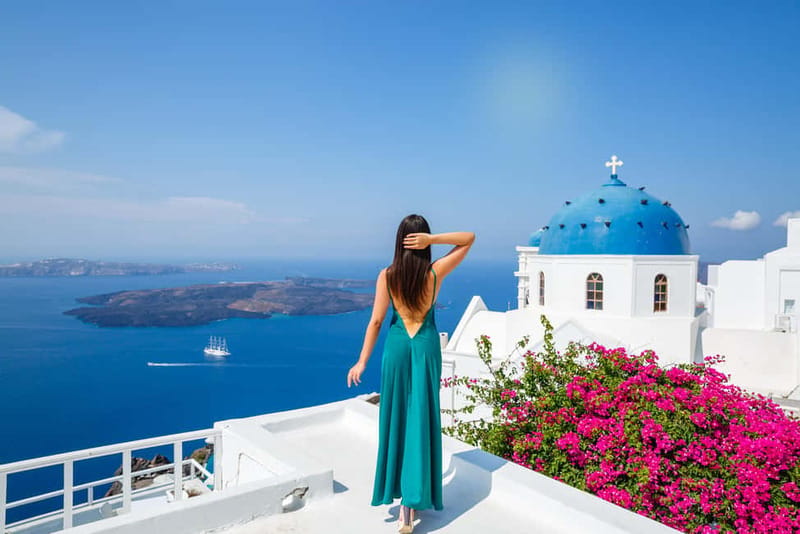 Santorini: Private Oia Village Photoshoot - Key points to know before booking