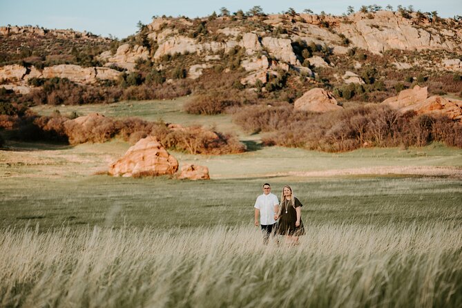 Scenic Photoshoot in Denver's Foothills - What to wear and bring