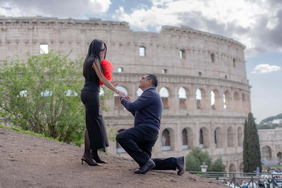 Secret Proposal Photoshoot in Rome + Reel - Candid emotion or guided posing