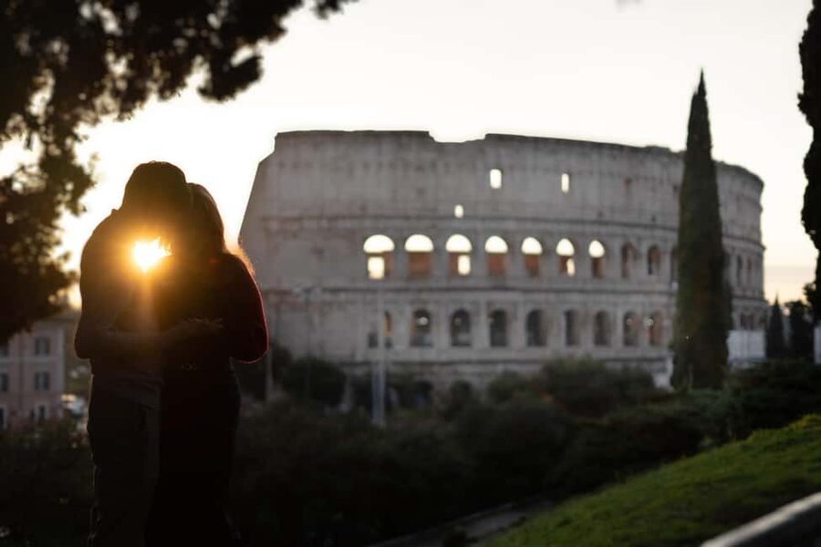 Secret Proposal Photoshoot in Rome + Reel - Who will enjoy this experience most