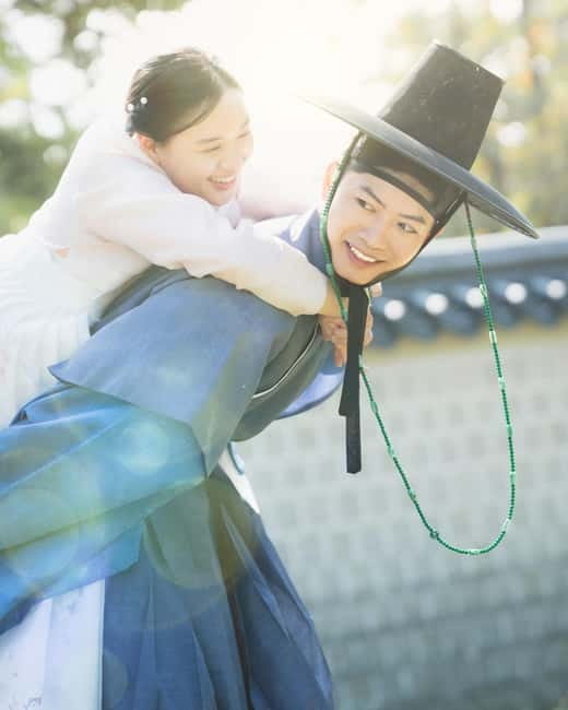Seoul: Professional Hanbok Photography at Gyeongbok Palace - Key points at a glance