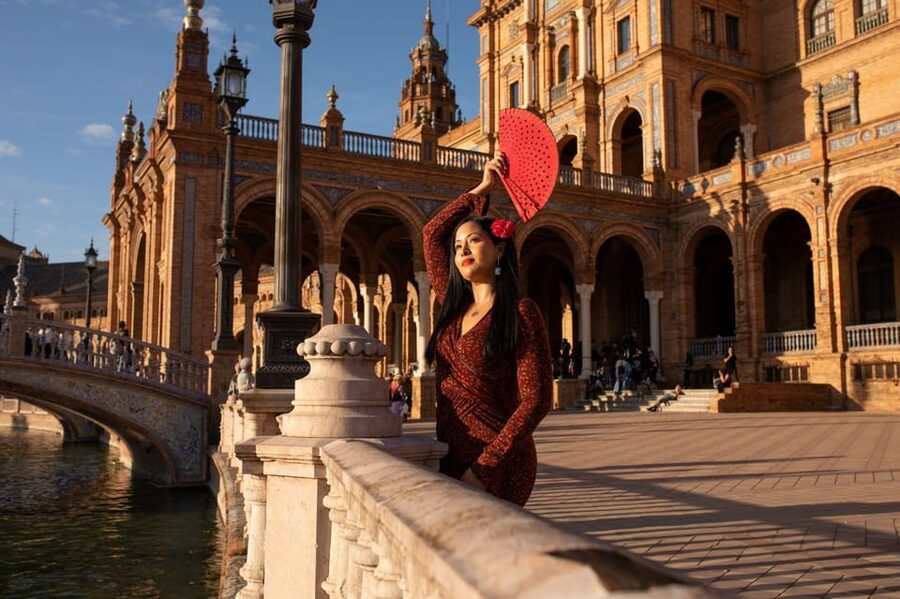 Seville: Professional Photoshoot at Plaza de España - The VIP Route Adds Plaza de América
