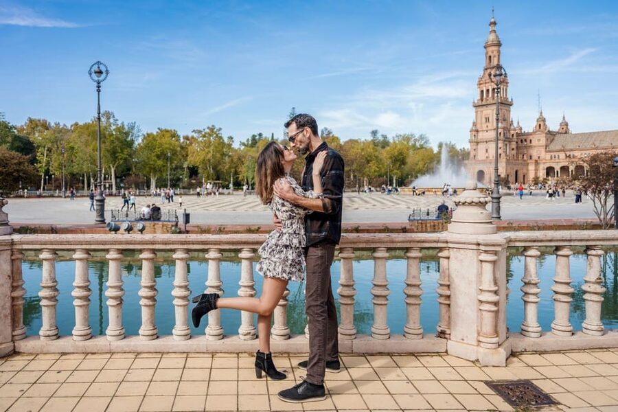 Seville: Professional Photoshoot at Plaza de España - Weather, Closures, and Timing
