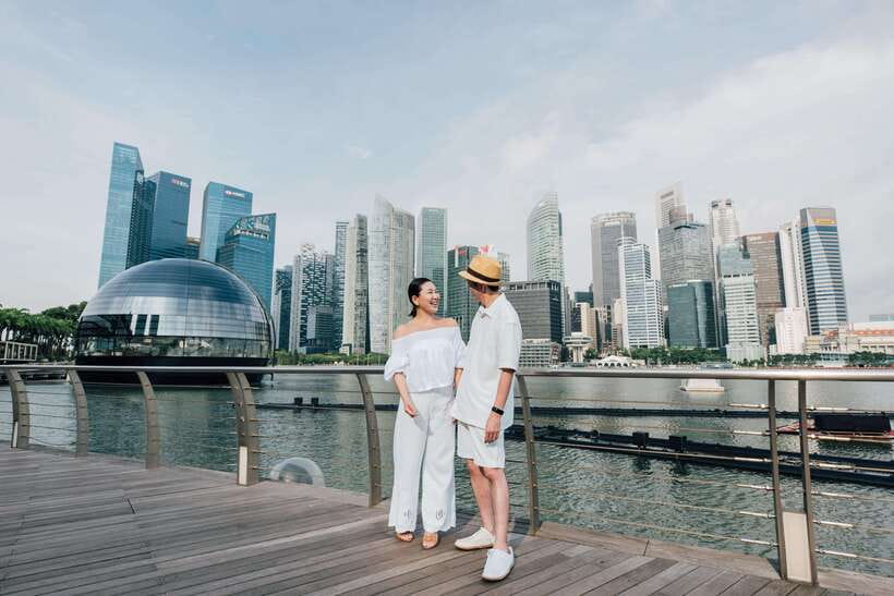 Singapore: Moments in the City Private Photography Session - Starting around Marina Bay and the Helix Bridge