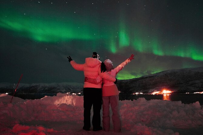 Small Northern Lights Tour Max 8 Guests Pickup and Photography - Key points to know before booking