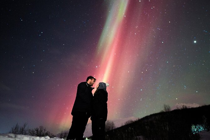 Small Northern Lights Tour Max 8 Guests Pickup and Photography - Why the small van matters on a Northern Lights chase