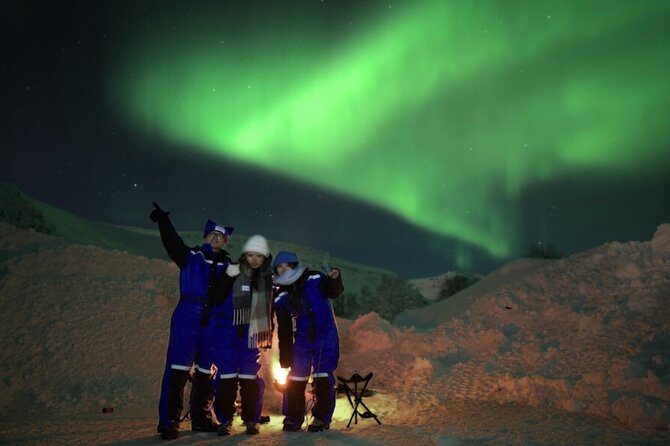 Small Northern Lights Tour Max 8 Guests Pickup and Photography - Chasing the aurora through Arctic scenery