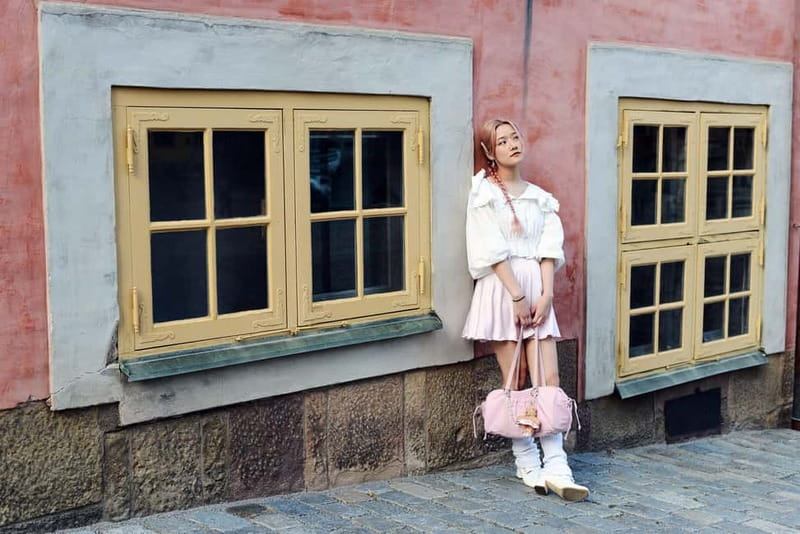 Stockholm: Private Photoshoot - Photography Experience - Gamla Stan supplies the classic Stockholm setting