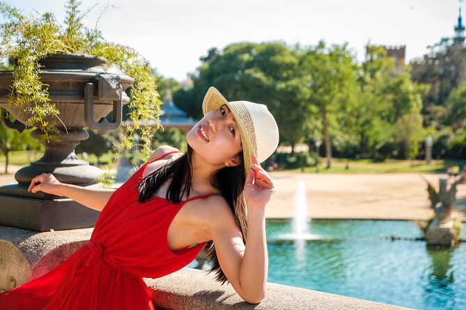Sunny Barcelona Photoshoot - A walking portrait route through central Barcelona