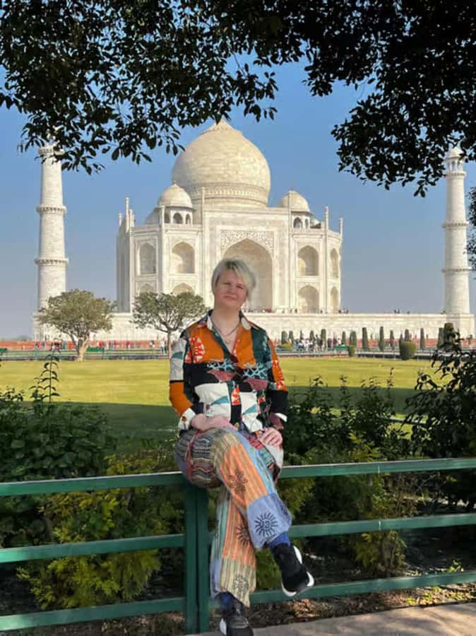 Taj Mahal Professional Photography or Guide Sunrise Tour - Optional sari and Maharaja-style clothing