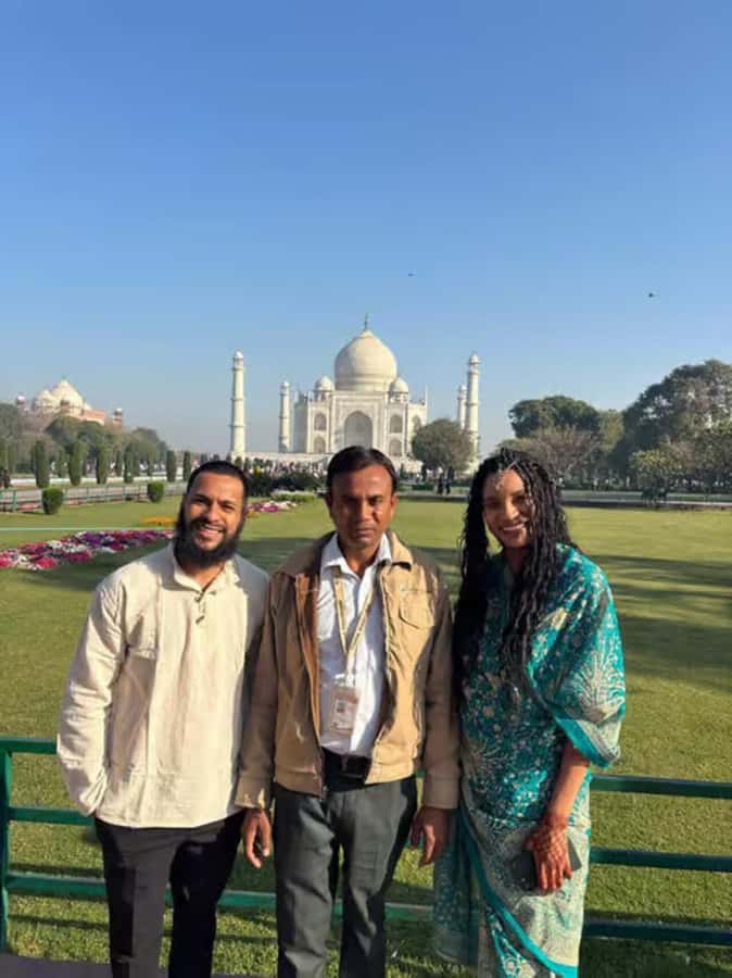 Taj Mahal Professional Photography or Guide Sunrise Tour - Lunch and the printed-photo souvenir