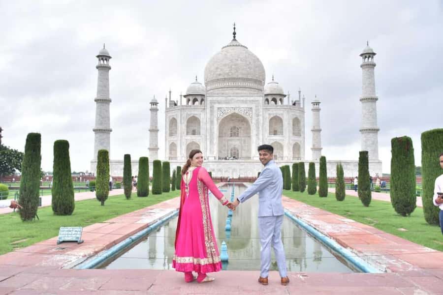 Taj Mahal Professional Photography or Guide Sunrise Tour - Who should book this experience