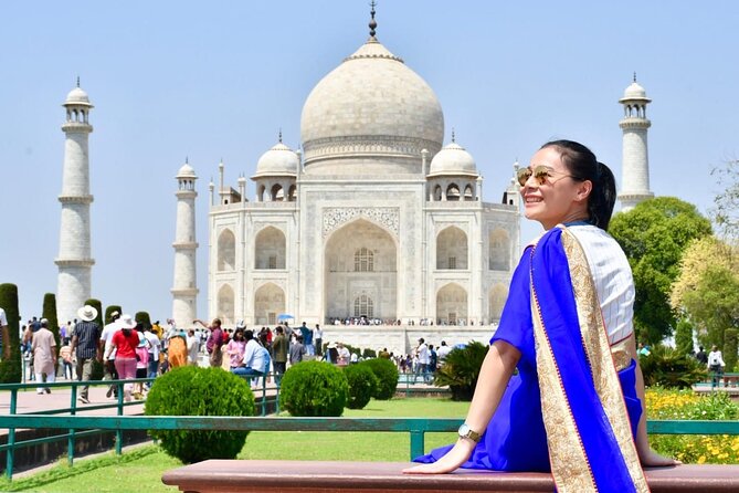 Taj Mahal Tour With Professional Photographer With Rental Saree - Why the costume and camera change the Taj Mahal visit