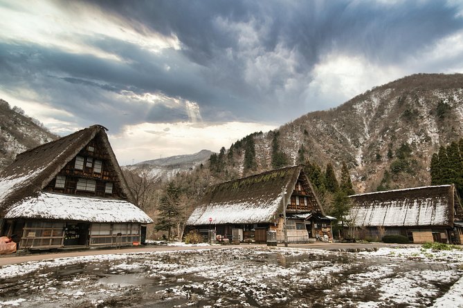 Takayama and Shirakawago/Photoshoot by professional photographer - Takayama Jinya puts local government under one roof
