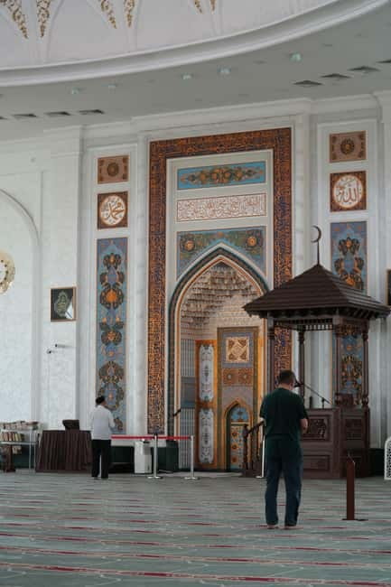 Tashkent: City Tour with Pro Photography, Lunch & Dinner - Chorsu Bazaar at the end of the day