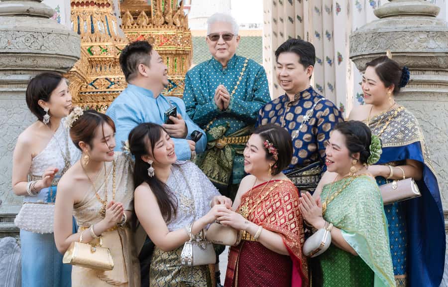 Thai Costume Photographer at Wat Arun/Pho in Bangkok - Key points at a glance