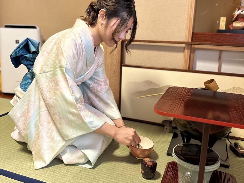 Tokyo:Genuine Tea Ceremony, Kimono Dressing, and Photography - Choosing your kimono with Sayoko