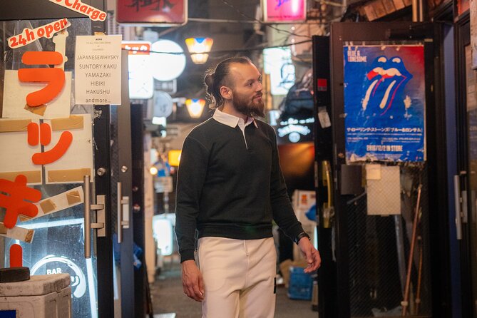 Tokyo Portrait Tour with a Professional Photographer - Neon buildings in Kabukicho