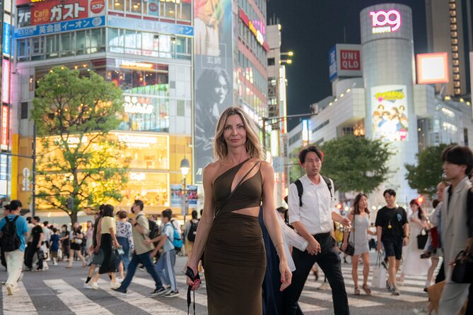 Tokyo Portrait Tour with a Professional Photographer - Finishing among 300 small bars in Golden Gai