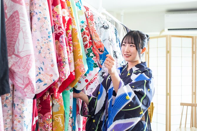 :Tokyo,Shibuya/ Pro Photography in Kimono / English-Friendly - Getting Dressed by a Skilled Attendant