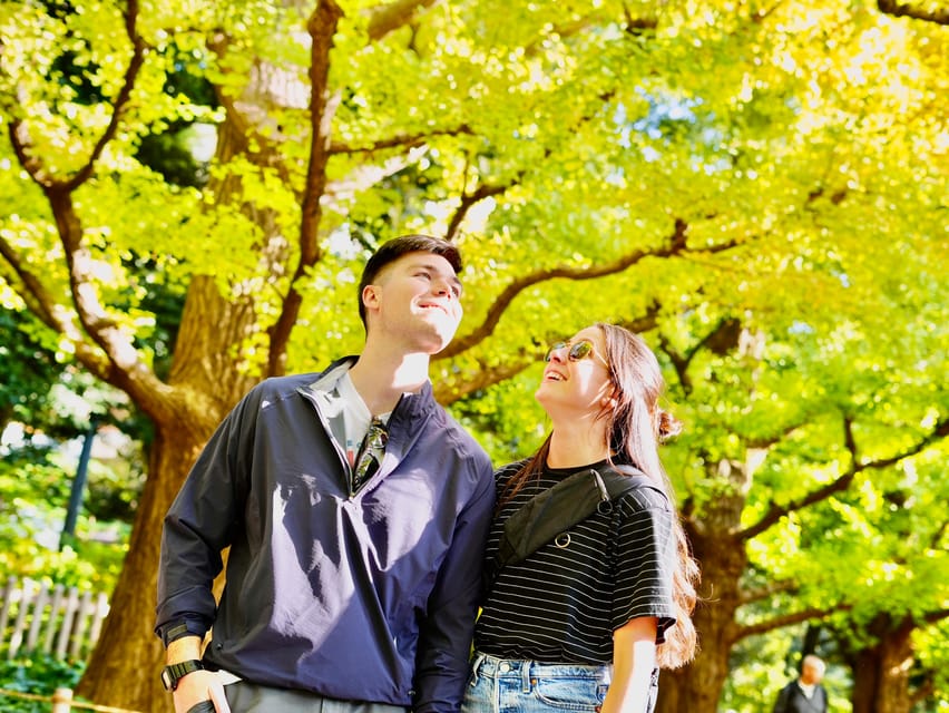 Tokyo: Shinjuku & Shibuya historical guided photoshoot Tour - From Shinjuku Gyoen gardens to Shibuya Sky