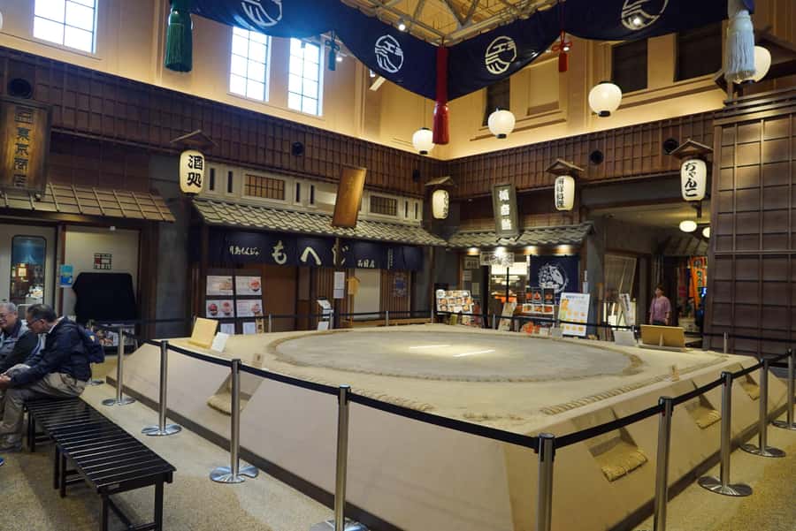 Tokyo: Sumo Morning Practice Tour in Ryogoku and Photo Shoot - Learning the life behind the sport