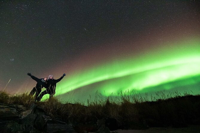 Tromsø: Aurora Magic Northern Lights Tour with Photos - Hot chocolate, cookies, and a possible campfire