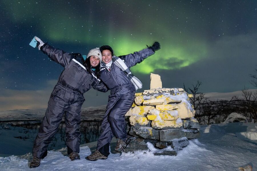 Tromso: Northern Lights Tour with Photographer - What the photographer actually provides