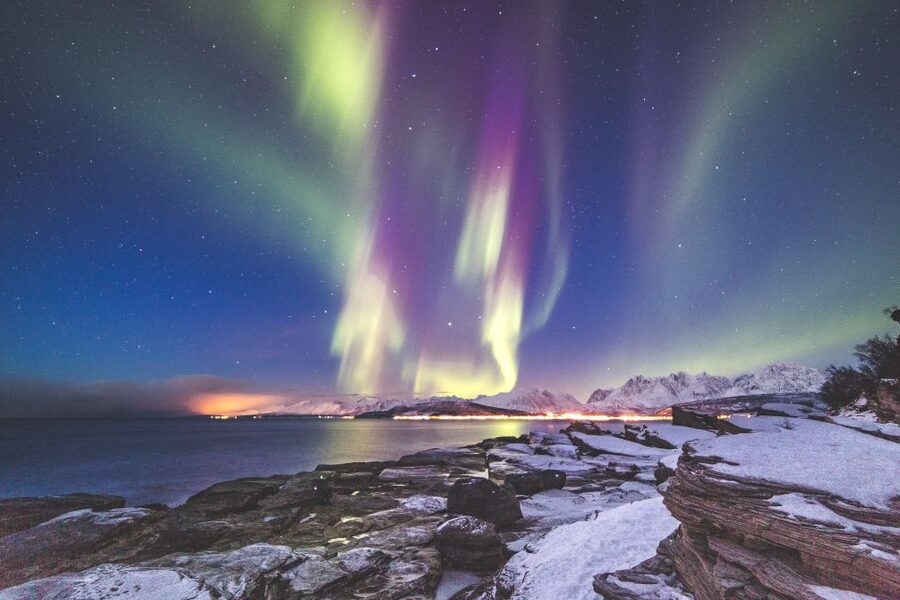 Tromso: Northern Lights Tour with Photographer - Meeting at Bankgata 1 and settling into the van