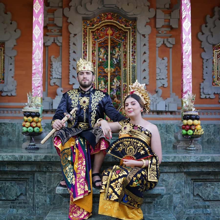 Ubud: Balinese Costume Photoshoot with Make Up - The transformation begins at Singapadu