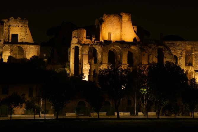 Unique Photo Tour and Workshop in Rome Dusk to Dawn - St. Peter’s Square and the Vatican at dawn
