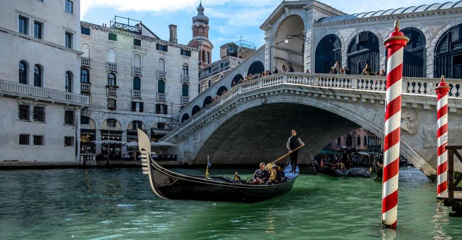 Venice: 2-Hour Private Photo Walk - Learning composition with a professional photographer
