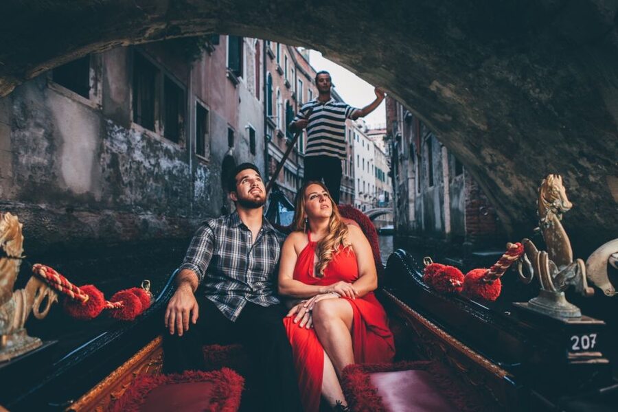 Venice: Personal Travel and Vacation Photographer Services - Key points at a glance