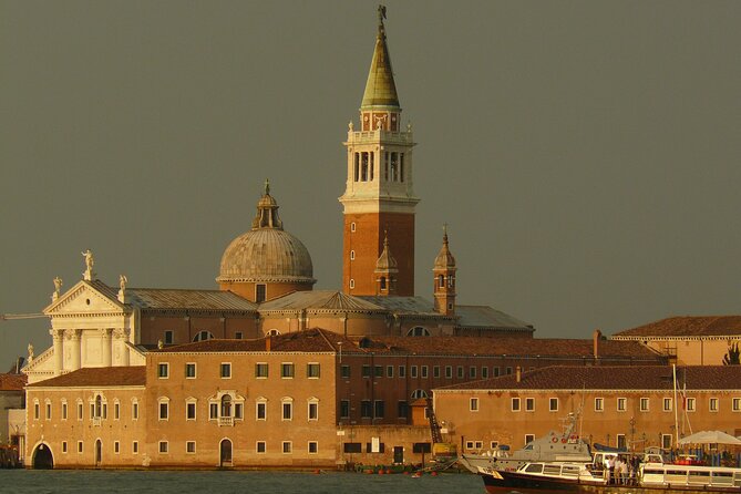 Venice Photography Walking Tour with Private Guide - Meeting at the Accademia and finding your photographic eye