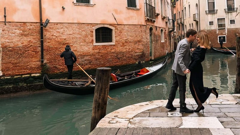 Venice private photo shoot with a local photographer! - Key points to know before you book