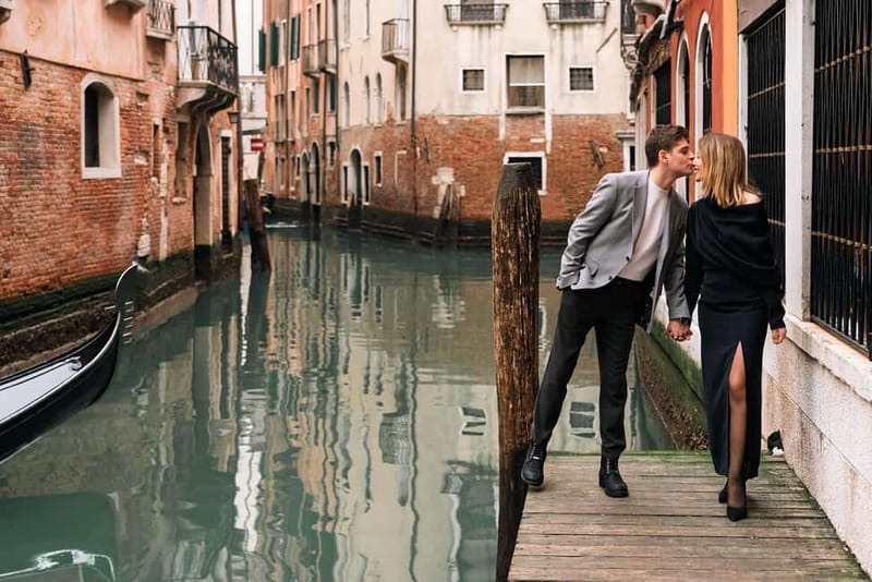 Venice private photo shoot with a local photographer! - Choosing between 30 minutes and 1.5 hours