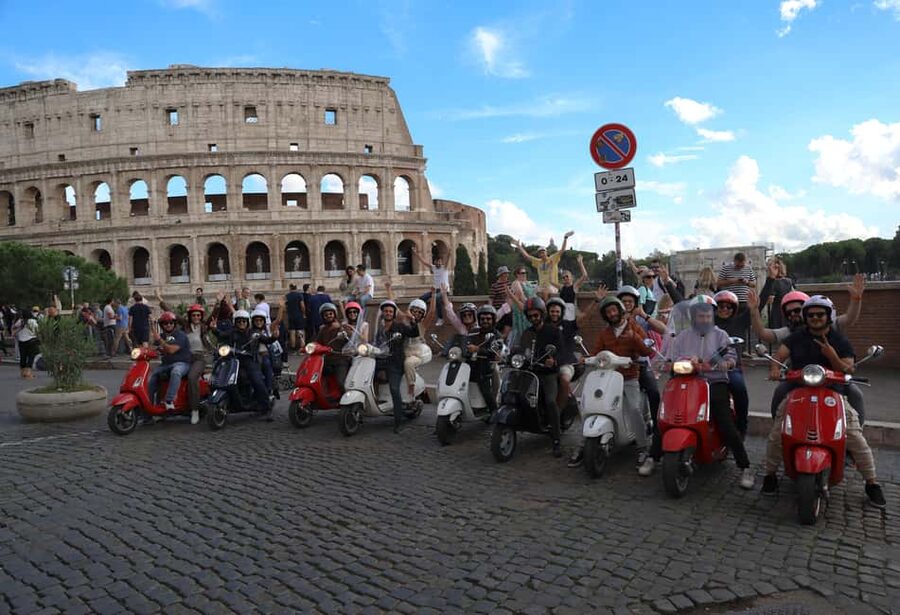 Vespa Rome Photography Tour by Local - Why a Vespa ride works so well in Rome