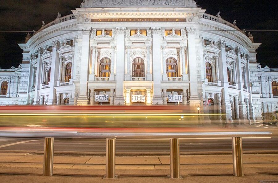 VIENNA AT NIGHT: PRIVATE PHOTO TOUR - Illuminated buildings and squares along the route