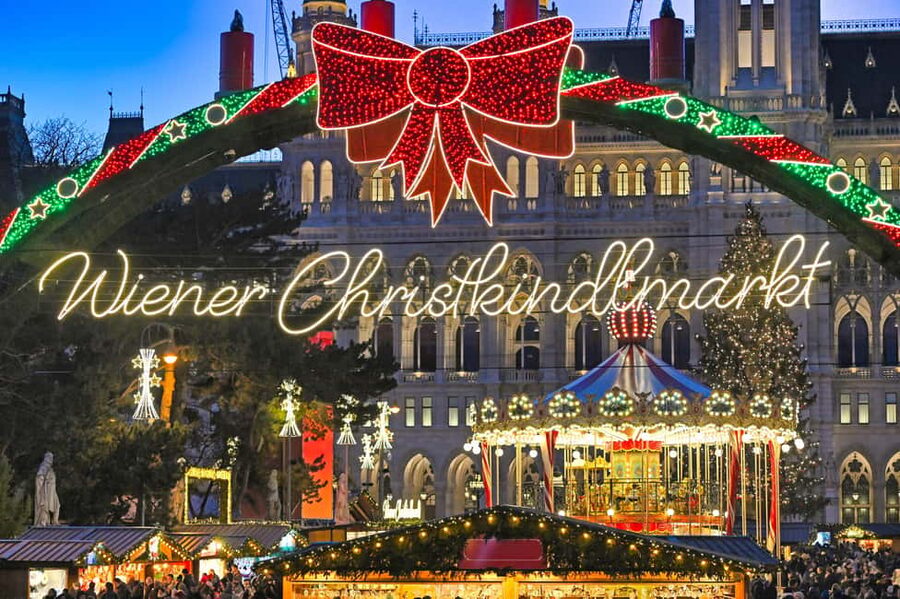 Vienna: Christmas Photoshoot with a Pro Photographer - Key points to know before booking
