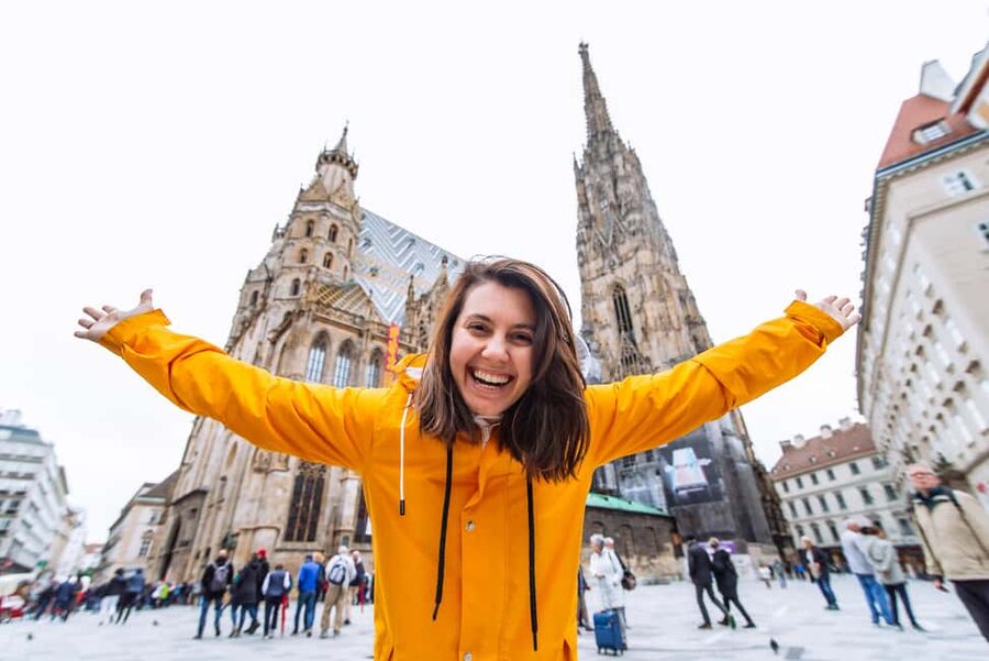 Vienna: Christmas Photoshoot with a Pro Photographer - What this Vienna photo walk is really like