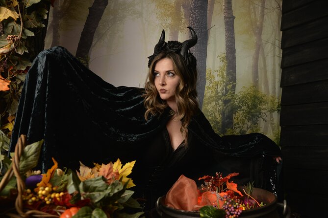 Witch Costume Photo Shoot - Olde Salem Village theatrical set - Practical details before you go
