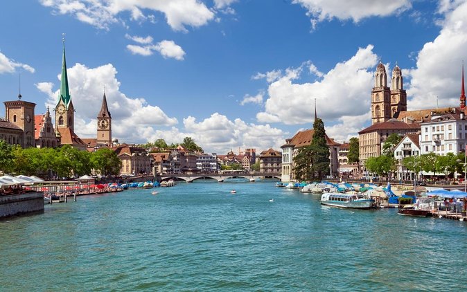 Zurich: Private City Walking Tour with Polybahn Ride - A city tour built around photographs