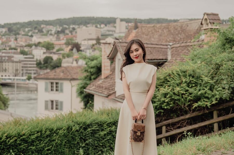 Zurich: Professional Photoshoot at the Best Spots - Who will enjoy this most?